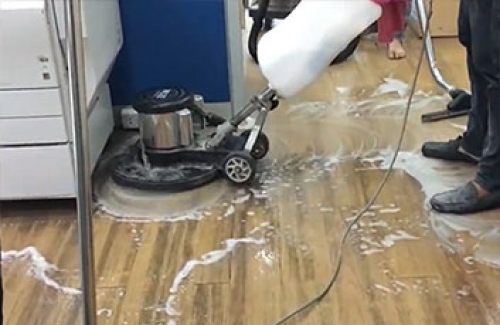 Lau sàn gỗ đúng cách tại Phú Thọ, chuyên gia cảnh báo lưu ý khi lau sàn gỗ Lau sàn gỗ đúng cách tại Phú Thọ, chuyên gia cảnh báo lưu ý khi lau sàn gỗ