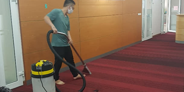 Bao lâu nên dọn vệ sinh thảm văn phòng?